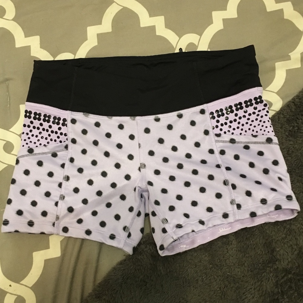 Lululemon shorty shorts size 6